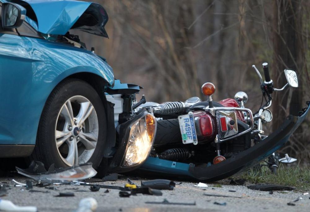 Motorcyclist Dies in Possible Hit-and-Run Accident - Featured Image