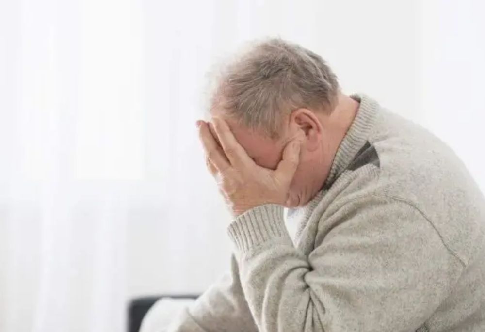 Elderly Man Assaulted and Robbed on Downtown Cultural Trail - Featured Image